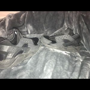 Women Nike Hurricanes